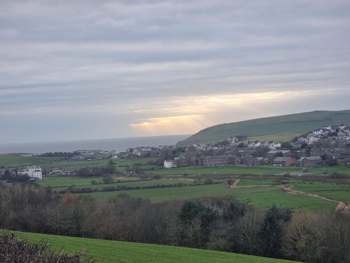 Impeccable Beachfront 2-Bed Cottage In St Bees Eksteriør bilde